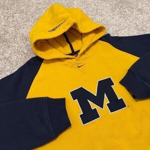 Center Swoosh Nike Michigan Wolverines Hoodie | Yellow & Navy | Size XL
